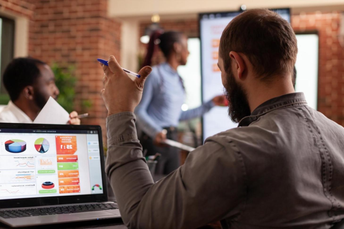 Moderne Finanzberichterstattung und Budgetanalyse